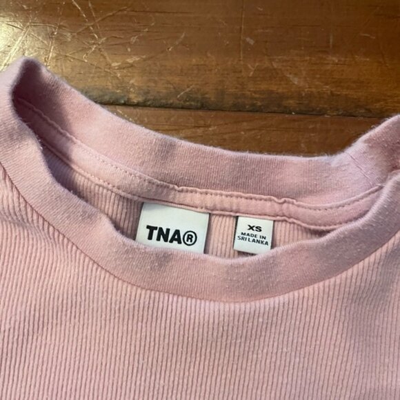 TNA Light Pink Ribbed Cropped Shirt - Picture 3 of 10